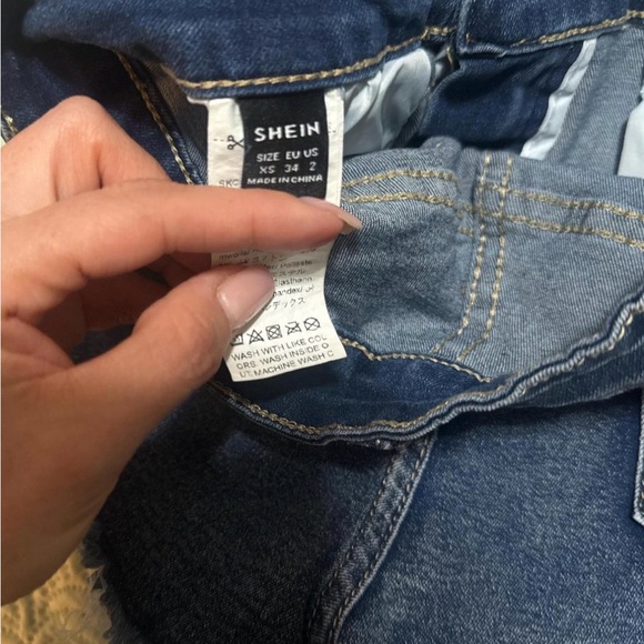 SHEIN Dark Blue Distressed Jean Shorts - Picture 3 of 3